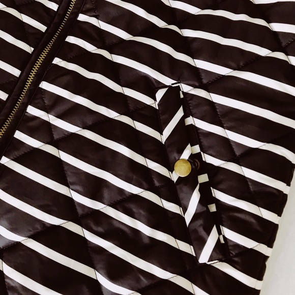 NWOT Black and White Stripe Gap Quilted Vest - Picture 3 of 4